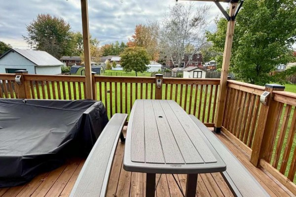 182 Elizabeth Street, Southwest Middlesex, ON N0L1M0 Photo 2