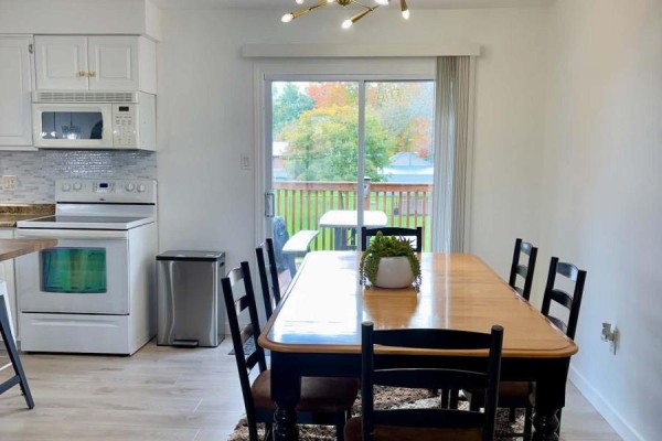 182 Elizabeth Street, Southwest Middlesex, ON N0L1M0 Photo 4