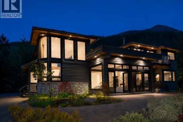 182 Furry Creek Drive, Furry Creek, BC V8B1A3 Photo 2