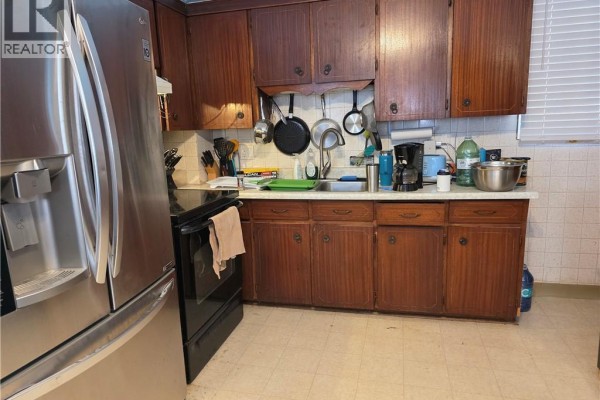 Concrete utility sink and washing machine - 182 Marlborough Street Brantford