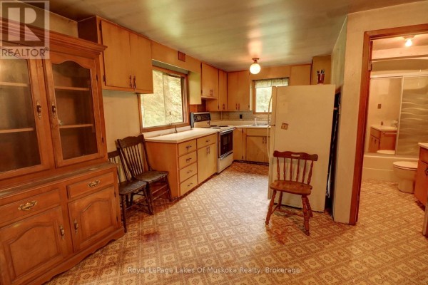 Bathroom - 182 Old School House Road, Huntsville, ON P1H2J4 Photo 4