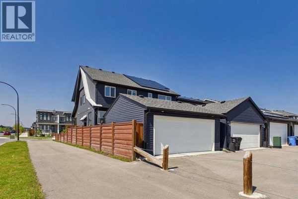 2pc Bathroom - 182 Rowley Gate Nw, Calgary, AB T3L0H7 Photo 4