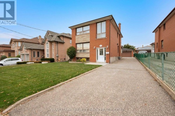 Living room - 182 Rustic Road, Toronto, ON M6L1W1 Photo 3