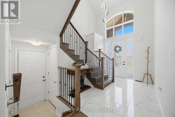 Dining room - 182 Silk Twist Drive, East Gwillimbury, ON L9N0V6 Photo 2
