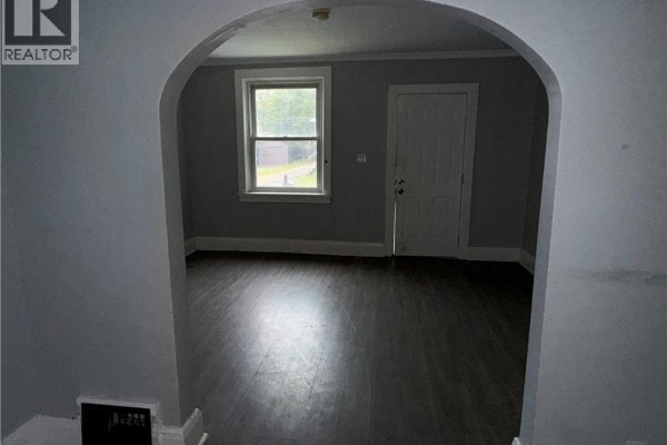 182 Woodward Avenue, Sault Ste  Marie, ON P6A3T7 Photo 5