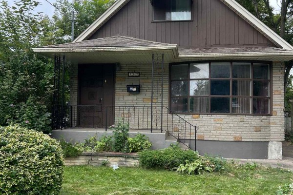 182 York Street E, St  Catharines, ON L2R6G2 Photo 2