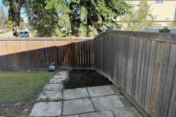 Kitchen - 18207 74 Av Nw, Edmonton, AB T5T2G6 Photo 3