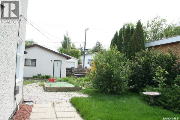 2pc Bathroom - 1821 Connaught Street, Regina, SK S4T4T4 Photo 5