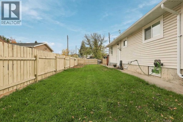 Bedroom - 1822 1a Avenue N, Lethbridge, AB T1H0B1 Photo 4