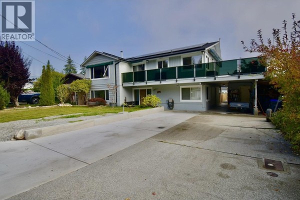 1822 Hall Road, Sechelt, BC V7Z0A9 Photo 2
