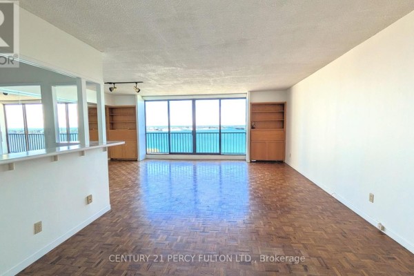 Kitchen - 1823 - 33 Harbour Square, Toronto, ON M5J2Z6 Photo 3