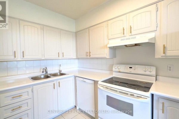 1823 - 33 Harbour Square, Toronto, ON M5J2Z6 Photo 5