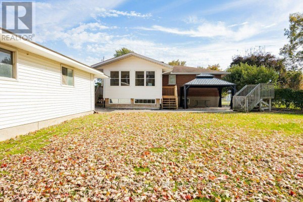 Living room - 18235 Rene Street, South Glengarry, ON K0C2J0 Photo 5