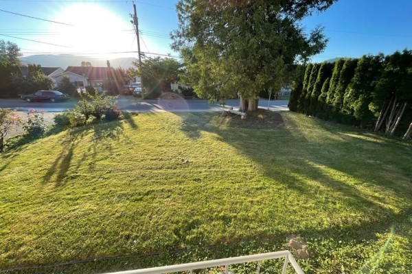1824 Agassiz Avenue, Agassiz, Agassiz, BC V0M1A3 Photo 2