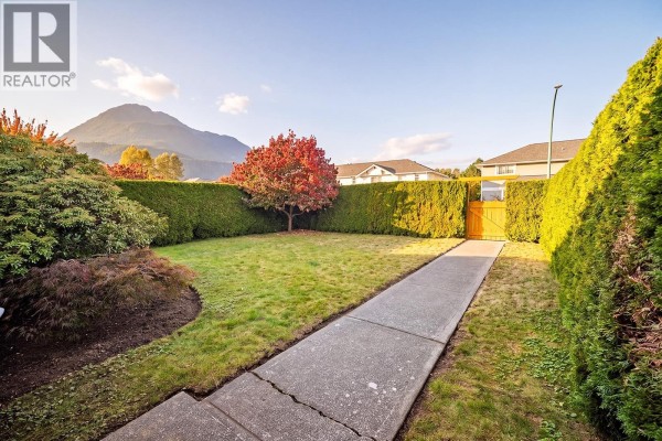 1824 Willow Crescent, Squamish, BC V8B0L9 Photo 2