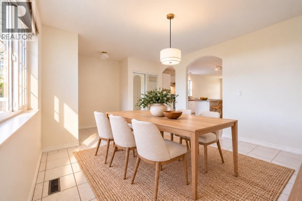 1824 Willow Crescent, Squamish, BC V8B0L9 Photo 5
