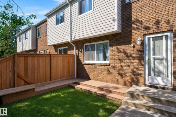 18247 93 Av Nw, Edmonton, AB T5T1V2 Photo 4