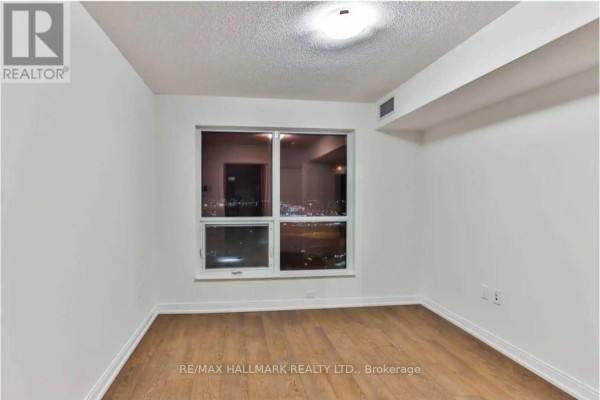 1825 - 275 Village Green Square, Toronto, ON M1S0L7 Photo 5