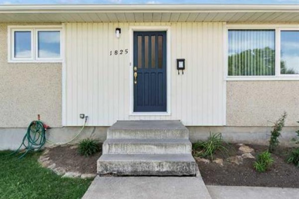 Kitchen - 1825 16 Street Se, Medicine Hat, AB T1A7J8 Photo 4