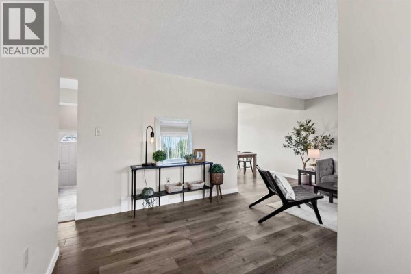 Bedroom - 1825 16 Street Se, Medicine Hat, AB T1A7J8 Photo 5