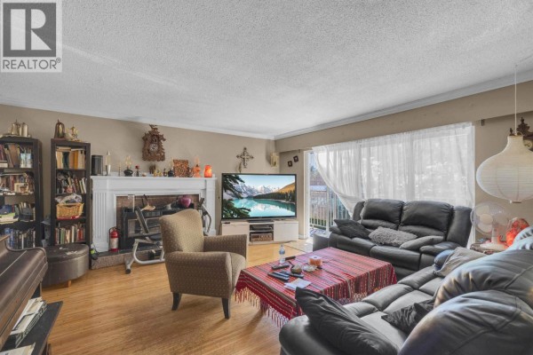 1825 Brunette Avenue, Coquitlam, BC V3K1H3 Photo 4