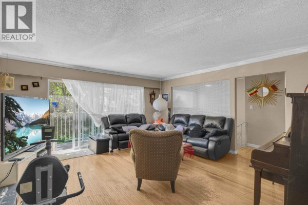 1825 Brunette Avenue, Coquitlam, BC V3K1H3 Photo 5