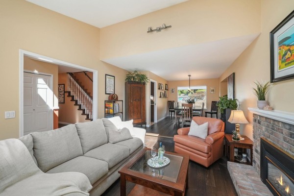 18261 54 Avenue, Surrey, BC V3S7Z1 Photo 5