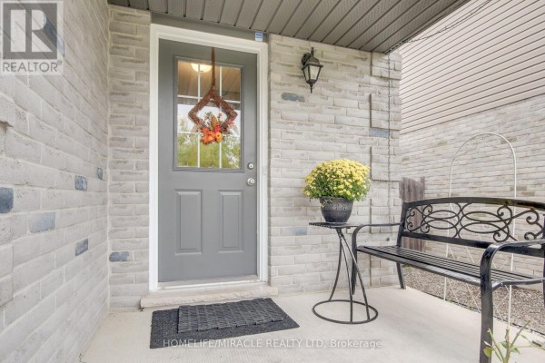Kitchen - 1827 Bloom Crescent, London North, ON N5X4N2 Photo 2