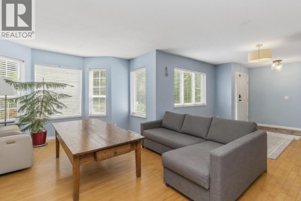 1827 Mamquam Road, Squamish, BC, photo 3