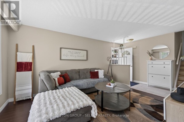 Great room - 183-185 Vancouver Street, London East, ON N5Z4R5 Photo 2