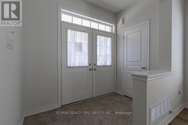 Family room - 183 Huddlestone Crescent, Milton, ON L9T8M9 Photo 3