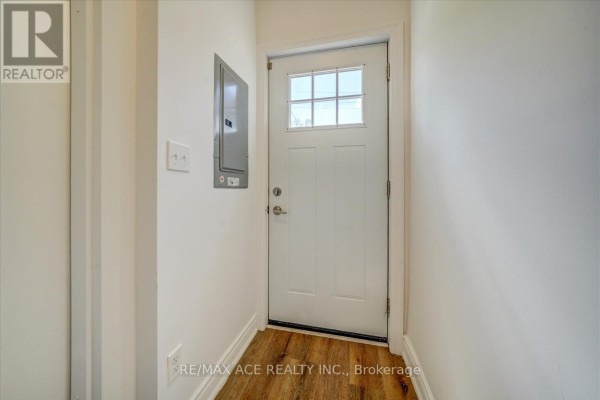 Laundry room - 183 Munro Street, Toronto, ON M4M2B8 Photo 4
