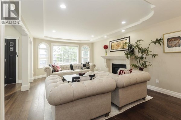 183 N Howard Avenue, Burnaby, BC V5B1J6 Photo 5