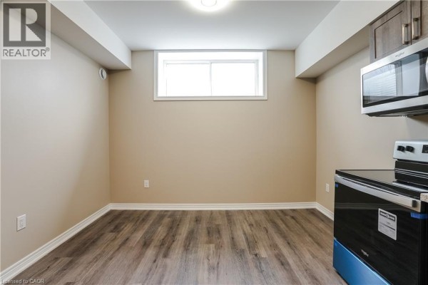 Kitchen - 183 Rykert Street Unit# B, St  Catharines, ON L2S2B5 Photo 4