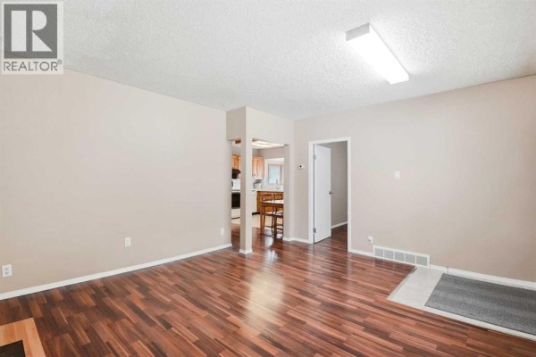 Bonus Room - 1832 43 Street Se, Calgary, AB T2B1G9 Photo 4