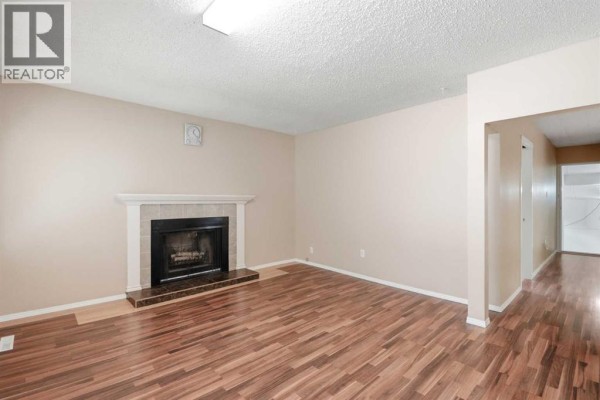 Bedroom - 1832 43 Street Se, Calgary, AB T2B1G9 Photo 5
