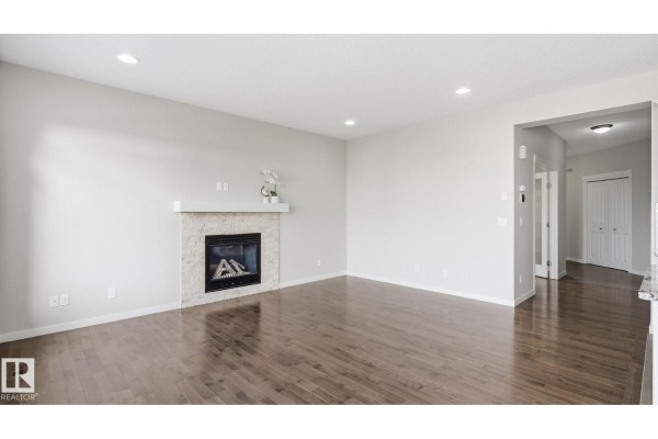 Kitchen - 1832 56 St Sw, Edmonton, AB T6X1T6 Photo 3