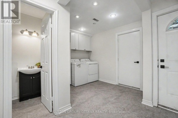 1833 Brousseau Crescent, Ottawa, ON, photo 3