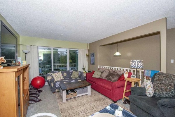 1835 King George Boulevard, Surrey, BC V4A4Z9 Photo 4
