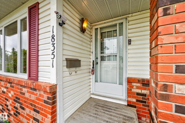 Family room - 18351 77 Av Nw, Edmonton, AB T5T5T7 Photo 4