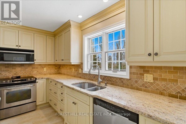 Family room - 1836 Quantz Crescent, Innisfil, ON L9S1X2 Photo 4