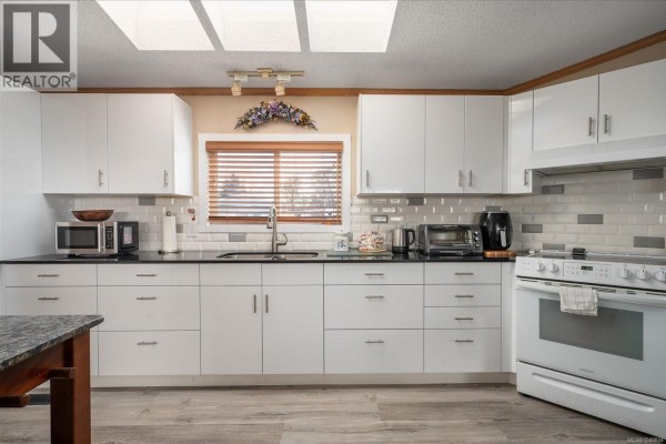 Sunroom - 1839 Valley Oak Dr, Nanaimo, BC V9R6N1 Photo 2