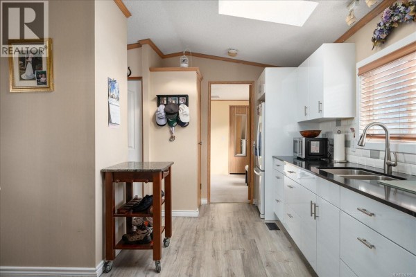 Bathroom - 1839 Valley Oak Dr, Nanaimo, BC V9R6N1 Photo 4