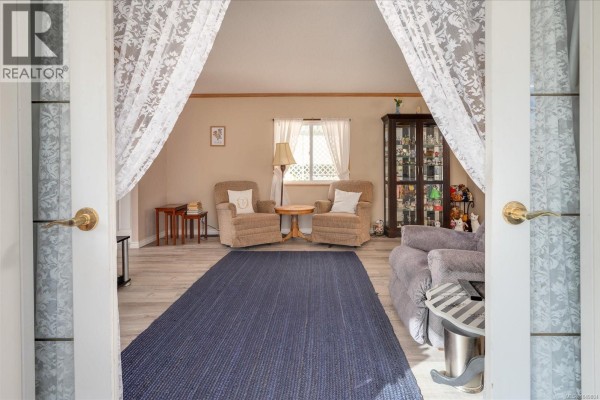 Living room - 1839 Valley Oak Dr, Nanaimo, BC V9R6N1 Photo 5