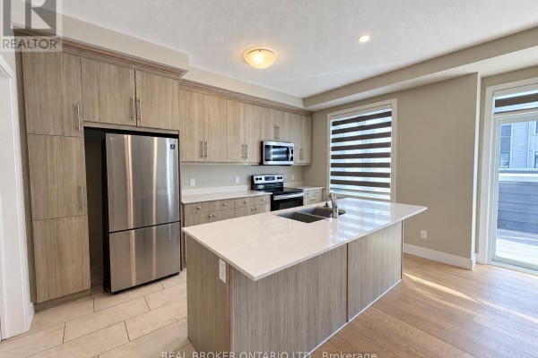 184 - 177 Edgevalley Road, London East, ON N5V0C5 Photo 3