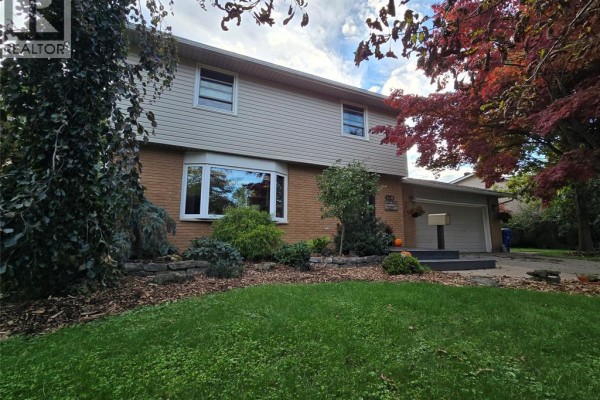 4pc Bathroom - 184 Chippewa Drive, Chatham, ON N7M5S1 Photo 2