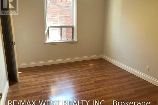184 Donald Avenue, Toronto, ON M6M1K4 Photo 5