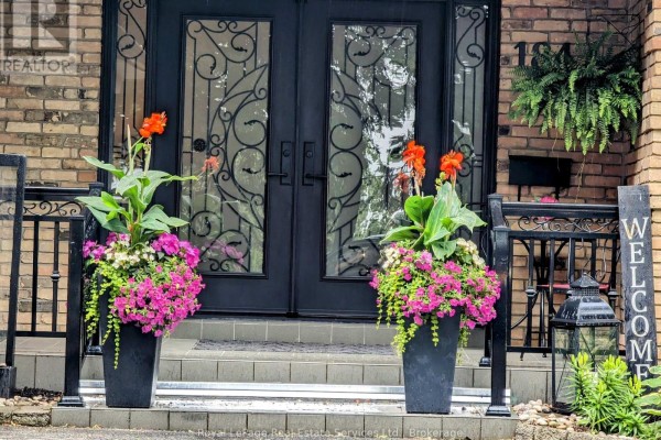 184 Dundas Street E, Hamilton, ON, photo 3
