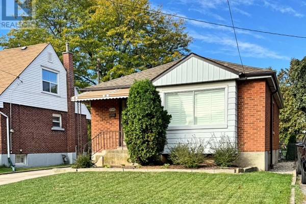 Laundry room - 184 East 35th Street, Hamilton, ON L8V3Y2 Photo 3