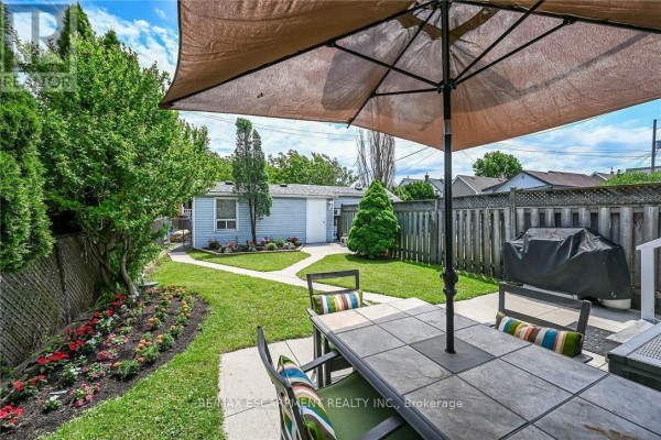 184 London Street N, Hamilton, ON, photo 2